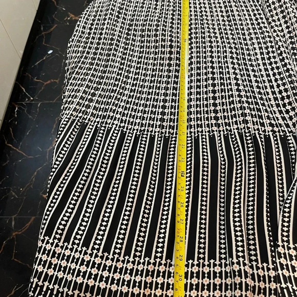 Max studio dress Sz XS  fit flare midi ribbed black/white/ beige - Picture 9 of 9